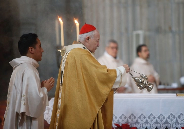 El cardenal Carlos Aguiar Retes durante una misa en imagen de archivo. Foto Guillermo Sologuren