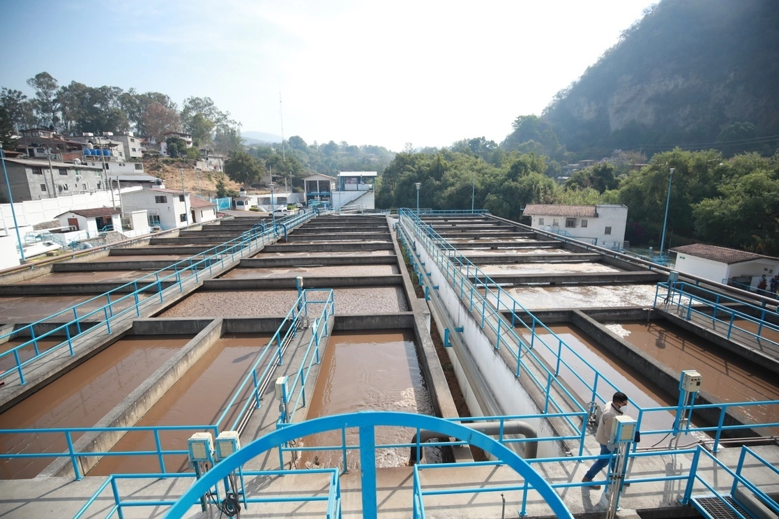 Instalaciones de una de las plantas del Sistema Cutzamala en Valle de Bravo, Estado de México. Foto Luis Castillo / archivo