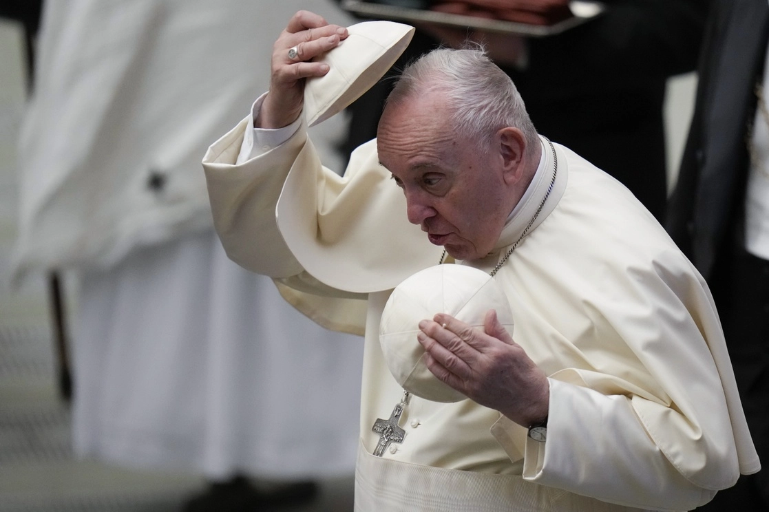El papa Francisco durante el final de su audiencia general semanal en el Vaticano, el 12 de enero de 2022. Foto Ap 