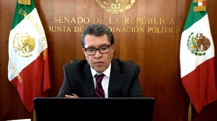 El coordinador de Morena en el Senado, Ricardo Monreal, ofreció una conferencia de prensa virtual. Imagen tomada de la transmisión en vivo