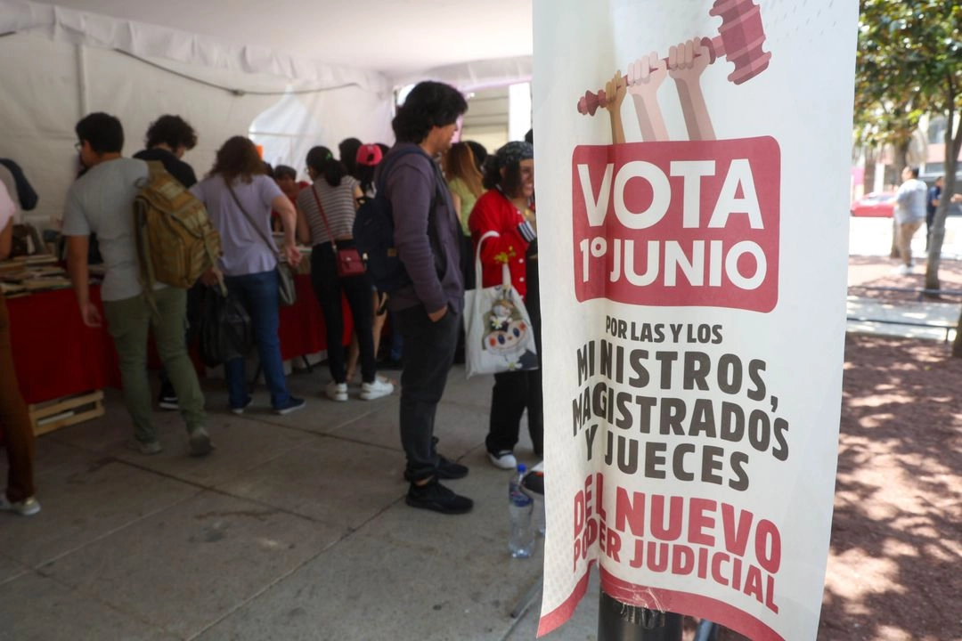 Por otro lado, señaló que el miércoles dará a conocer la carta que enviará a la dirigencia de Morena, ese mismo día, en la que recomendará que se tomen acciones para evitar que los militantes de ese partido se adelanten en el proceso de 2027 y también para evitar el nepotismo para el siguiente proceso electoral.  Foto 