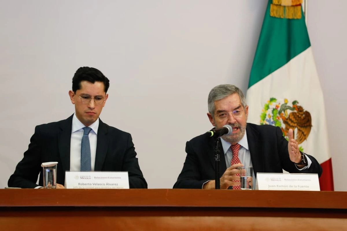 Conferencia de prensa del canciller Juan Ramón de la Fuente. Foto
