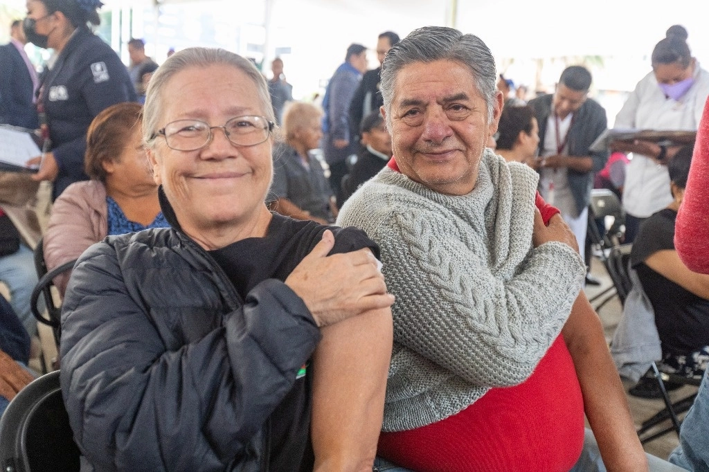 Autoridades alertan que muchos viejitos han caído en estafas en algunos casos hasta por sus familiares. Foto Pablo Ramos/ archivo
