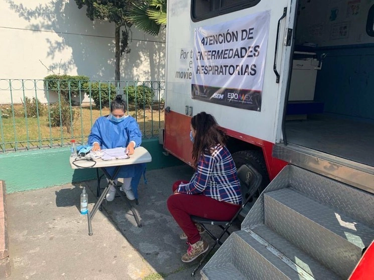 Unidades Móviles del Estado de México dan atención a posibles pacientes con coronavirus. Foto tomada del Twitter de @SaludEdomex