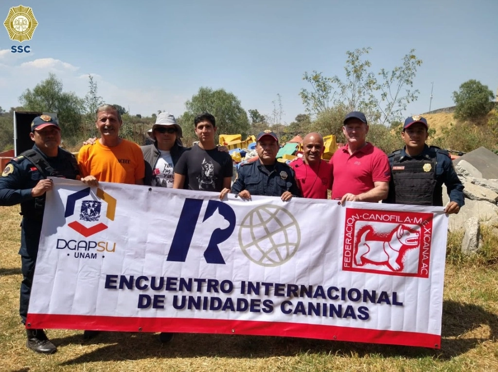 En el Tercer Encuentro Internacional de Unidades Caninas de Rescate y Detección de Objetivos, organizado por la FCM y la UNAM. Imagen tomada del Twitter @SSC_CDMX