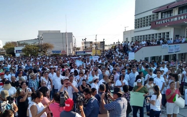 En imagen de archivo, ciudadanos salen a las calles en Coatzacoalcos para pedir a las autoridades alto a la ola de violencia. Foto Sergio Hernández