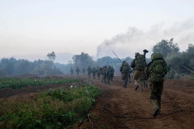 Elementos del Ejército israelí durante operaciones en la Franja de Gaza. Foto Europa Press