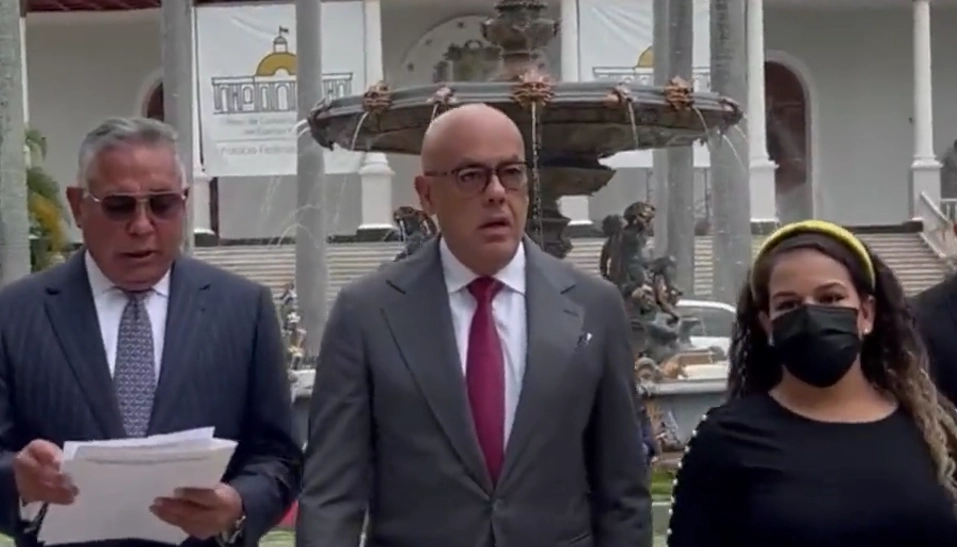 Jorge Rodríguez, presidente de la Asamblea Nacional de Venezuela (c) en imagen de archivo. Imagen tomada de video publicado en la cuenta de Twitter @jorgerpsuv