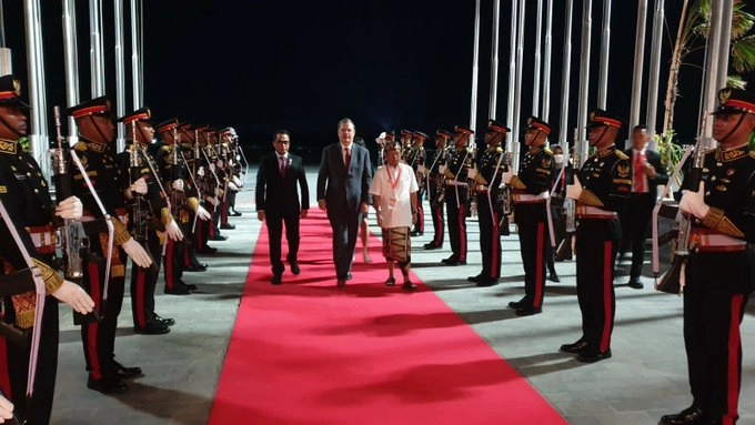 A su llegada, Ebrard resaltó la eficacia de la canciller de Indonesia Retno L.P. Marsudi, en la coordinación para hacer posible esta cumbre. Imagen tomada de https://twitter.com/m_ebrard