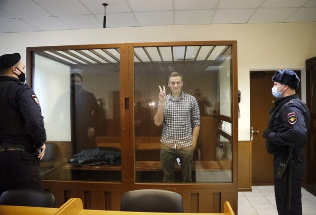 Alexei Navalny en el Tribunal de Distrito de Babuskinsky en Moscú, Rusia, antes de su traslado a la colonia penal donde será encerrado. Foto Ap