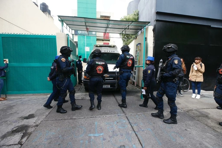 Traslado del fiscal de Morelos, Uriel Carmona, a la Unidad de Juicios Orales en Dr. Lavista para su primera audiencia, en la Ciudad de México, el 5 de agosto de 2023. Foto José Antonio López