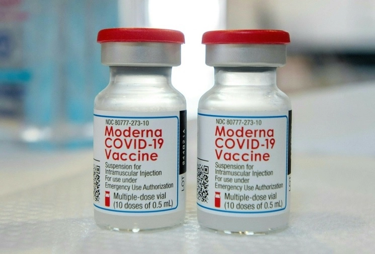 Moderna y Pfizer son las dos vacunas que han obtenido el registro sanitario para su venta en México. Foto Afp / Archivo