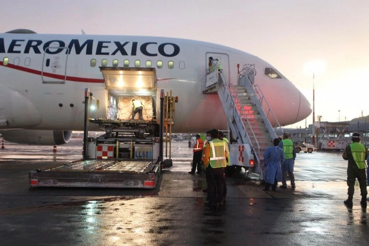 Llegada del material. Foto @SRE_mx