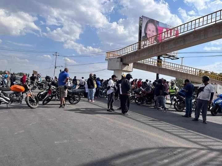 Los transportistas llegaron a un acuerdo por lo que reanudaron actividades. Foto La Jornada