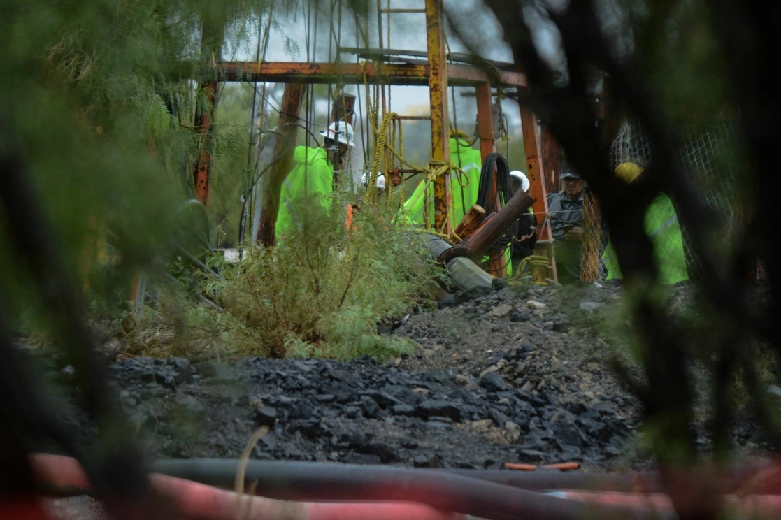 Trabajos de rescate en la mina El Pinabete, en Coahuila. Foto Cuartoscuro