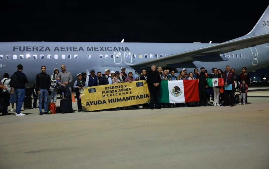 Esta madrugada llegaron a México los dos vuelos de la Fuerza Aérea Mexicana que repatriaron a 275 connacionales que estaban en la zona de conflicto entre Israel y Palestina, el 17 de octubre de 2023. Foto tomada de X @aliciabarcena