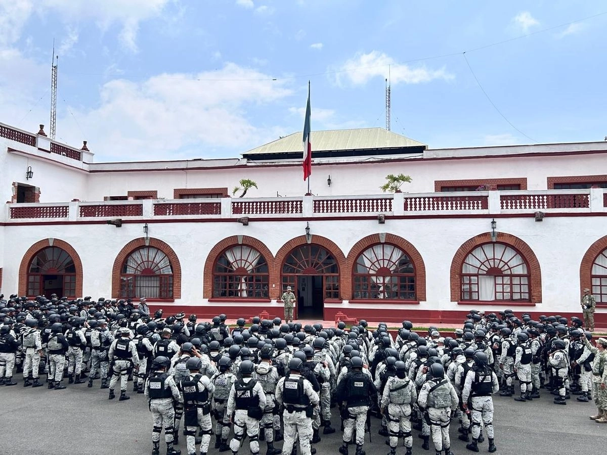 Los aproximadamente 300 elementos de la GN arribaron a la 24 zona militar en Morelos con el objetivo de disminuir los índices delictivos en conjunto con otras corporaciones federales como la SSPC, FGR, Defensa y policías municipales. Foto 