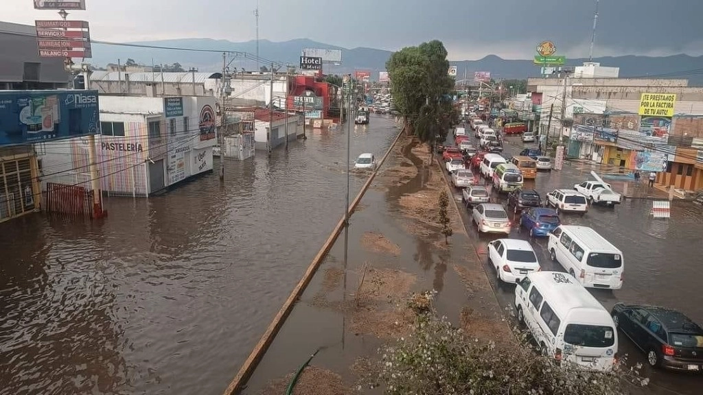 Aspectos de las inundaciones en Ixtapaluca. Foto La Jornada