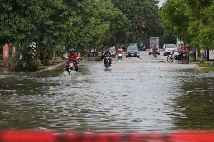 Lluvia en Mérida. Foto Luis Boffil