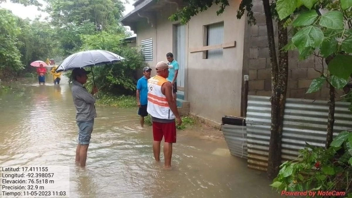 En un comunicado se dijo que las inundaciones fueron provocadas por el desbordamiento del río Chalaca. Foto