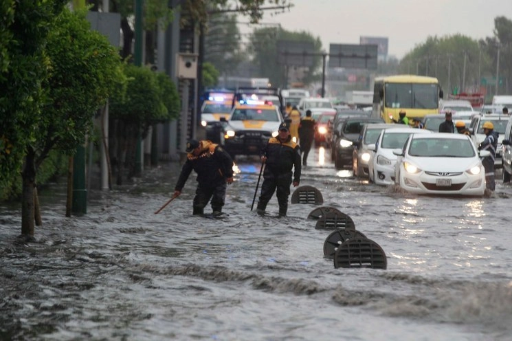 Imagen del 22 de junio de 2020, cuando varios puntos de la CDMX sufrieron de inundaciones por las fuertes lluvias. Foto Alfredo Domínguez