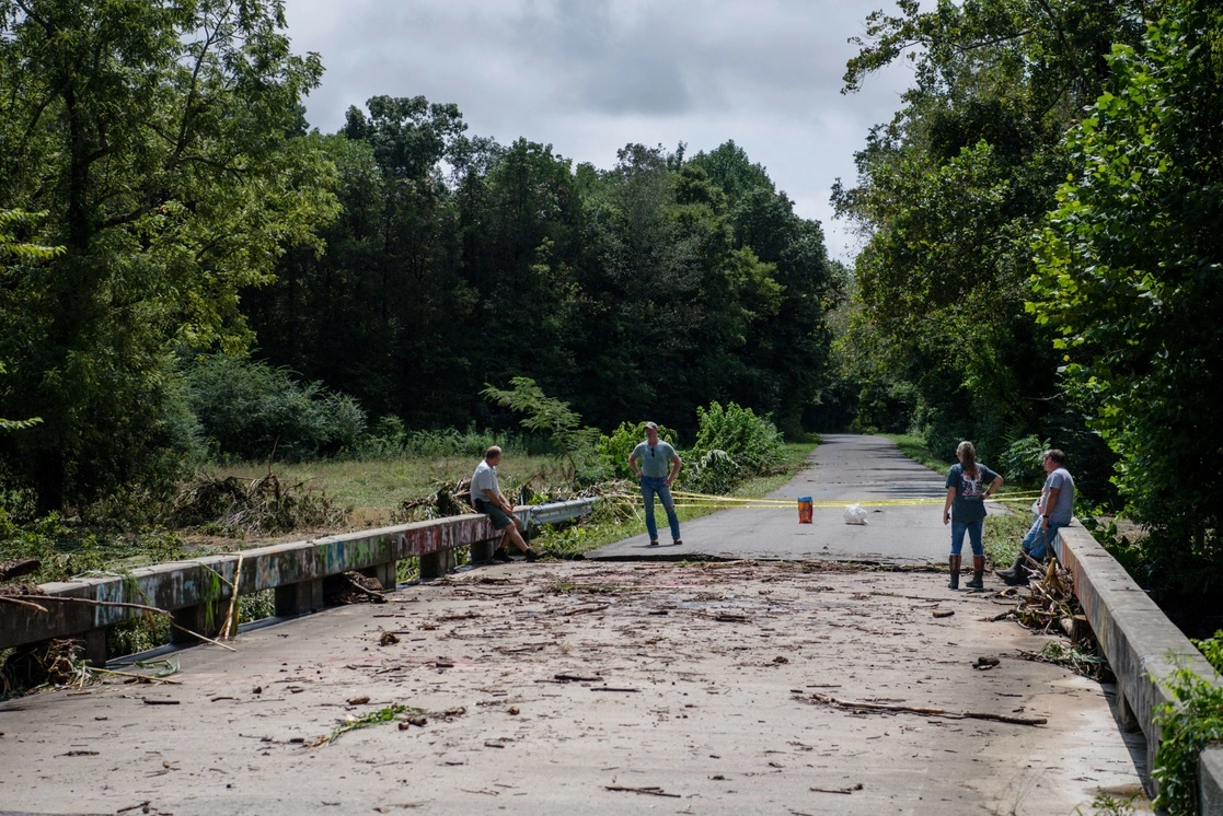 Camino cerrado por las inundaciones en Tennessee. Foto Ap