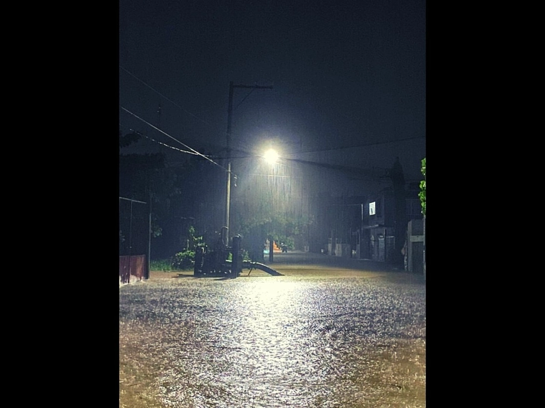 Protección Civil de Tabasco estatal informó que personal operativo del H. Cuerpo de Bomberos realiza recorridos en diversas zonas del estado. Foto cortesía de Protección Civil de Tabasco