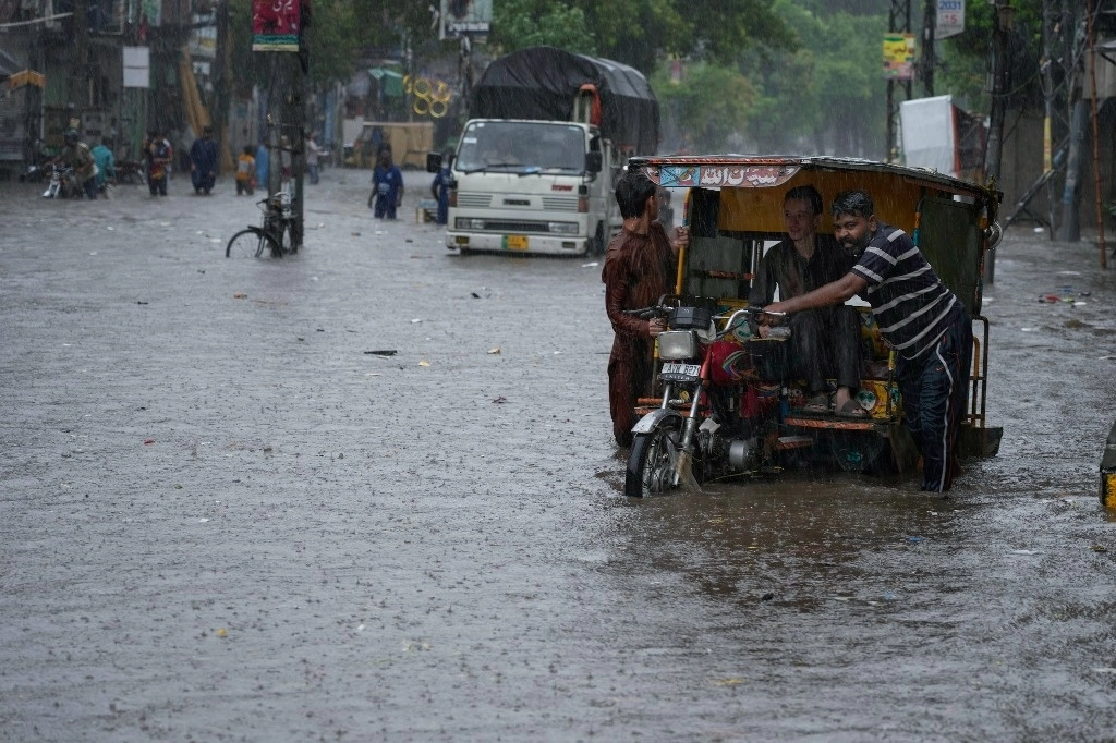 La provincia de Lahore, en Pakistán, cerca de la frontera con Afganistán, también se vio afectada por las lluvias torrenciales. Foto Ap /Archivo