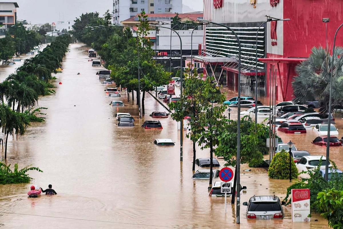 Vialidades inundadas por las fuerte lluvias en la región costera de Nha Trang, Vietnam, el 20 de noviembre de 2025. Foto 