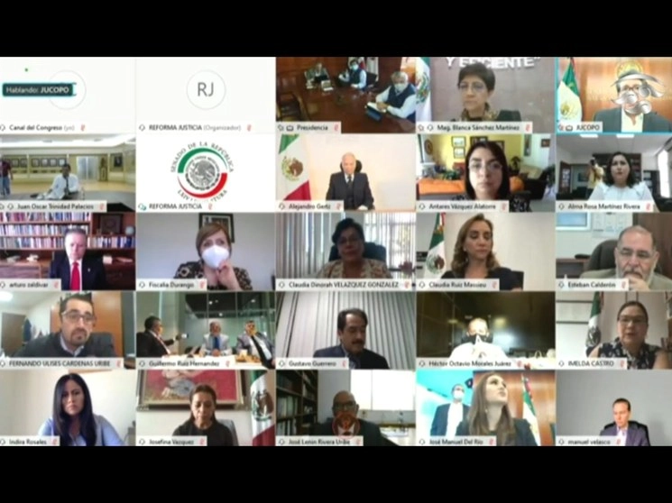 Imagen compartida por el Senado de los participantes al foro virtual "Desafíos de la justicia mexicana". 