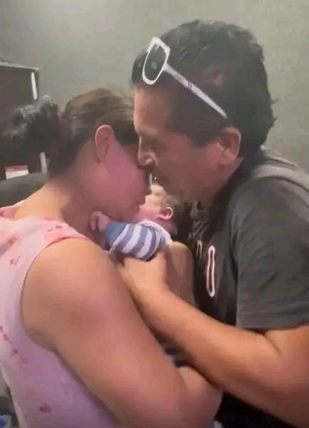 El bebé que fue robado el pasado jueves en el municipio de Escobedo, Nuevo León, fue localizado con vida, informaron fuentes policiacas. Foto tomada de X.