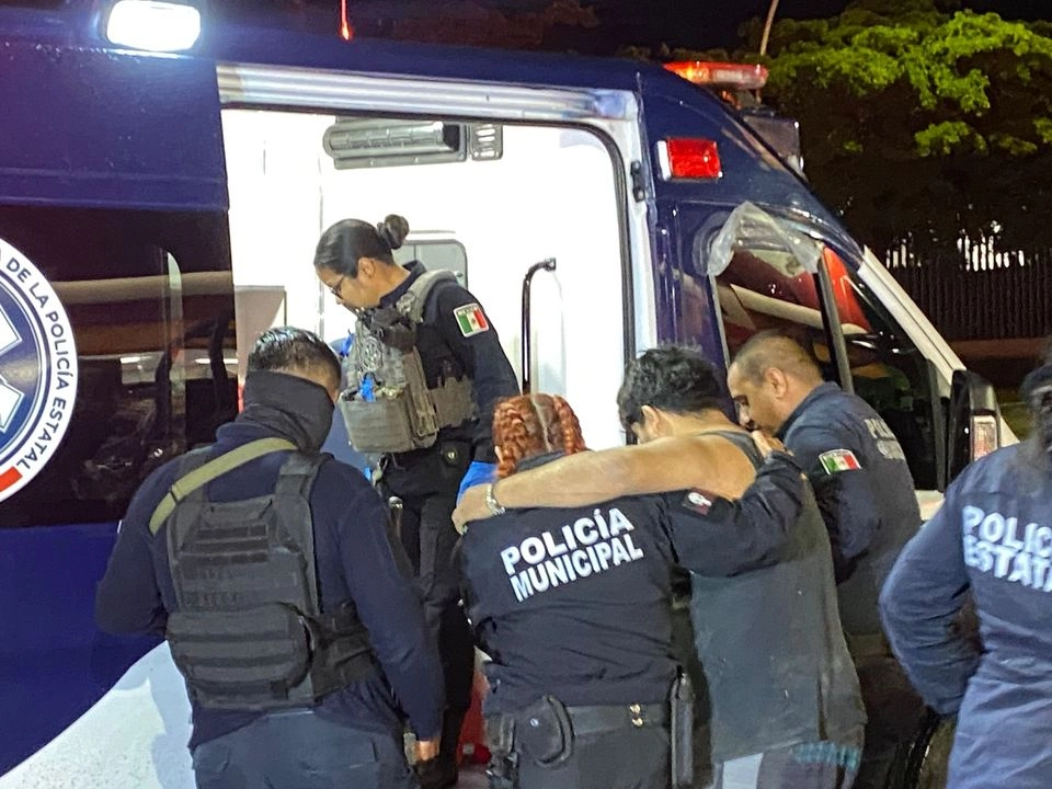 Elementos de diversas corporaciones policíacas participaron en el operativo para dar con las personas privadas de su libertad. Foto 