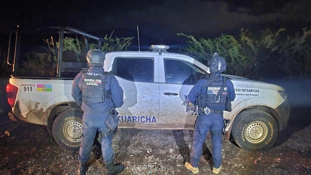 Los policías secuestrados son el director de la Guardia Comunal, Marco Antonio Reyes Amezcua, así como los elementos Patricia Mateo, Luis Lucas Maravilla, Ricardo Ascencio Bravo, Javier Hernández, Israel Maravilla, y Oscar Martínez. Foto @SSeguridad_Mich 