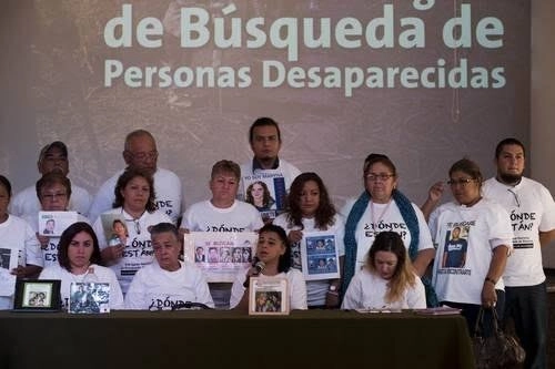 En la imagen, un colectivo de personas desaparecidas exigen a las autoridades respuesta por sus familiares. Foto  Jair Cabrera / Archivo