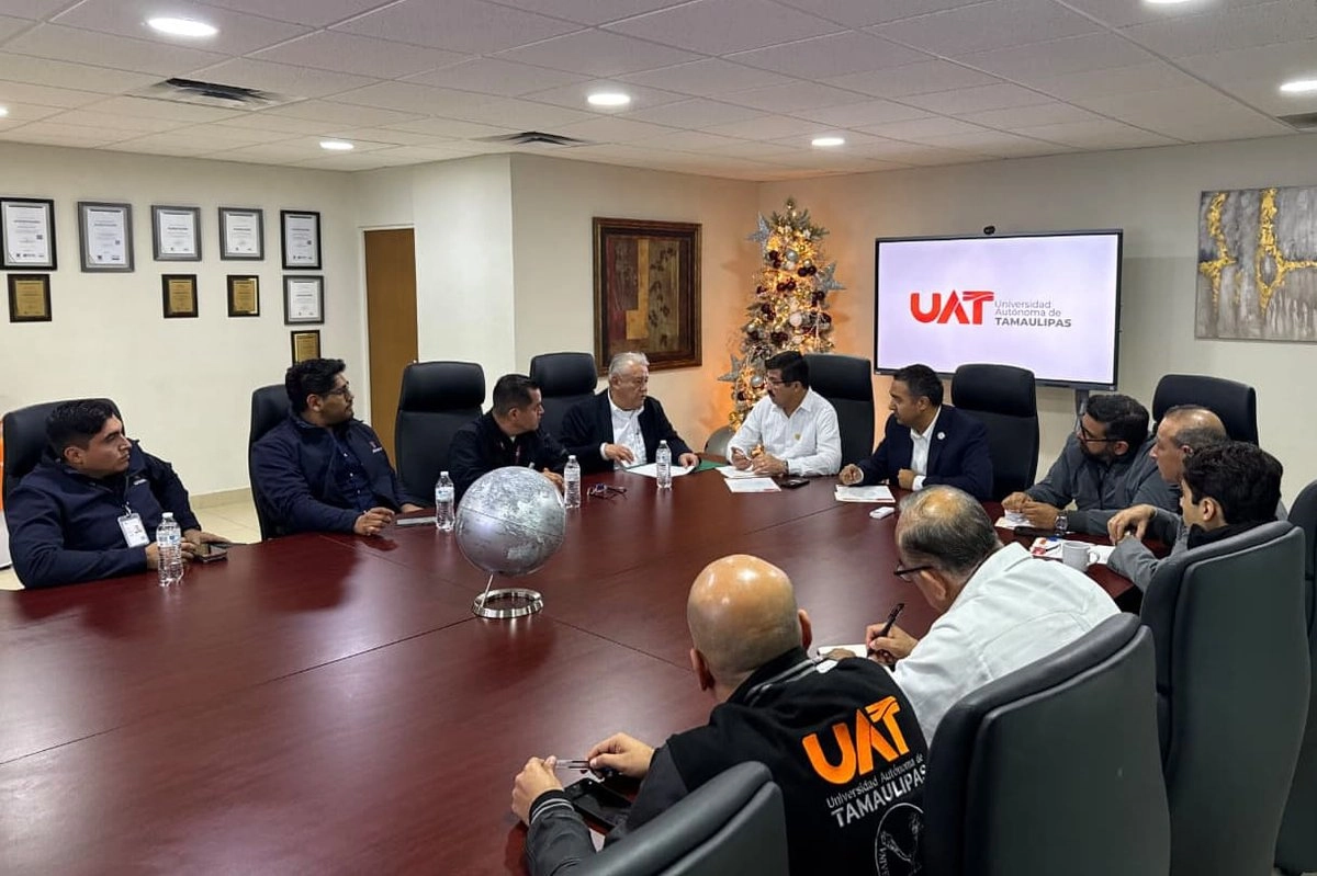 Como parte de la agenda se revisó el proceso de incorporación de egresados al nuevo Centro Regional Administrativo de la ANAM, próximo a inaugurarse en esta ciudad fronteriza. La UAT colaborará en la evaluación de perfiles y selección del personal que ocupará las primeras 500 plazas de base que la agencia federal abrirá en la región. Foto 