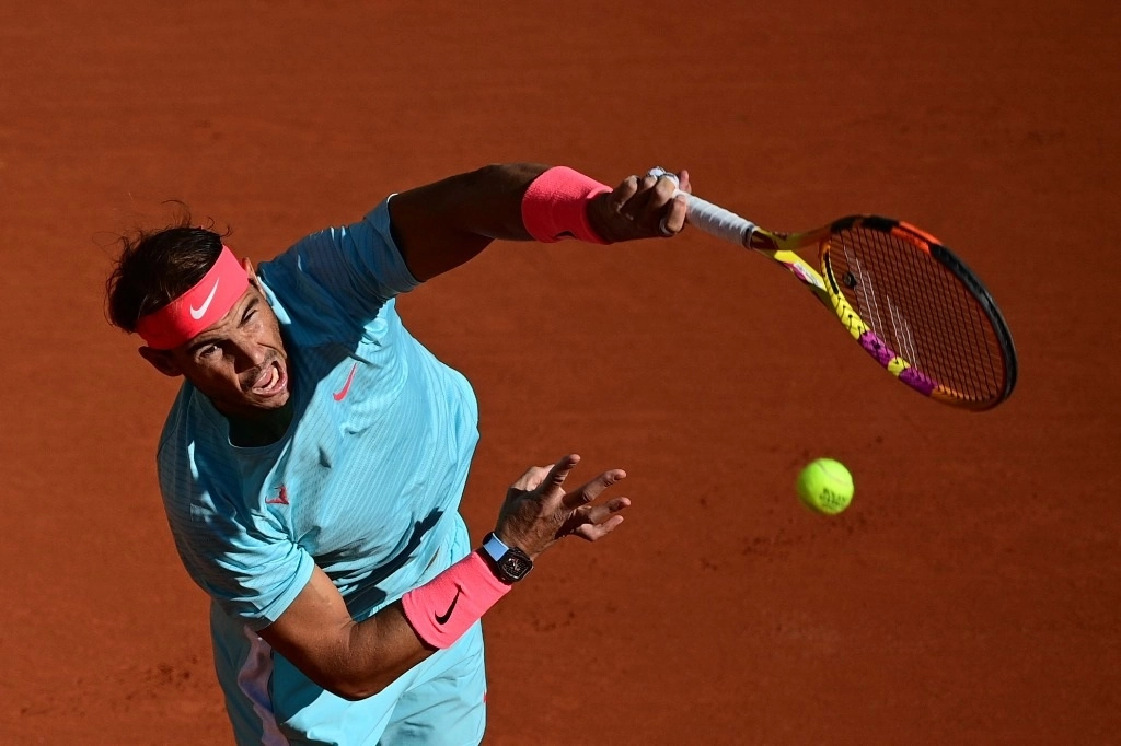 El español Rafael Nadal durante el partido de tenis de la cuarta ronda del Abierto de Francia de Roland Garros 2020 en París el 4 de octubre de 2020.Foto Afp
