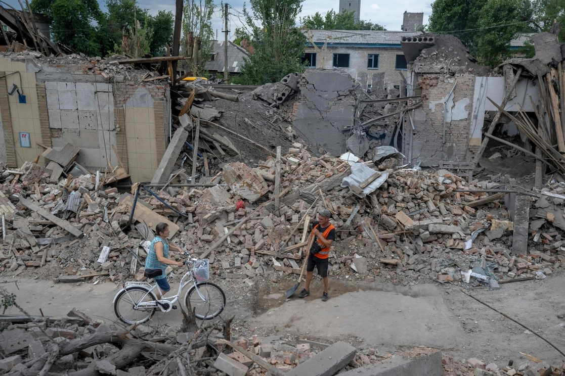 Sin un alto a la guerra visible, tenedores de bonos acordaron posponer los pagos de intereses y capital de 13 bonos soberanos ucranios. Foto Afp / Archivo