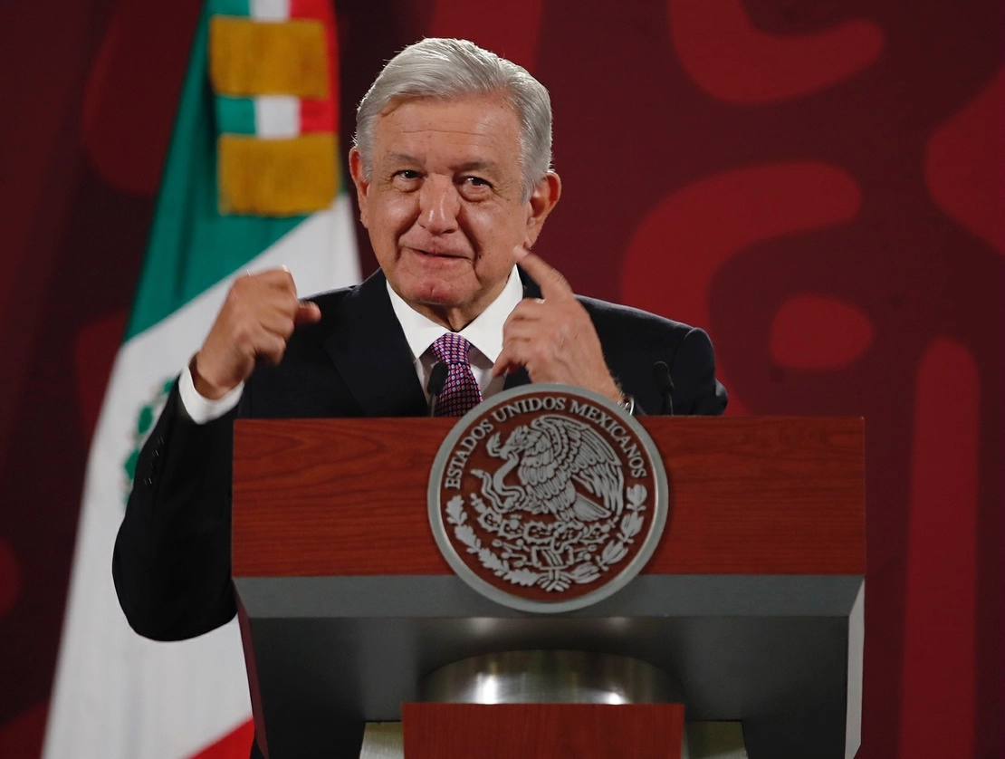 “Ya voté a favor de que Trump pueda usar Twitter. La Estatua de la Libertad no debe quedar como un símbolo vacío”, dijo López Obrador. Foto Cristina Rodríguez / Archivo
