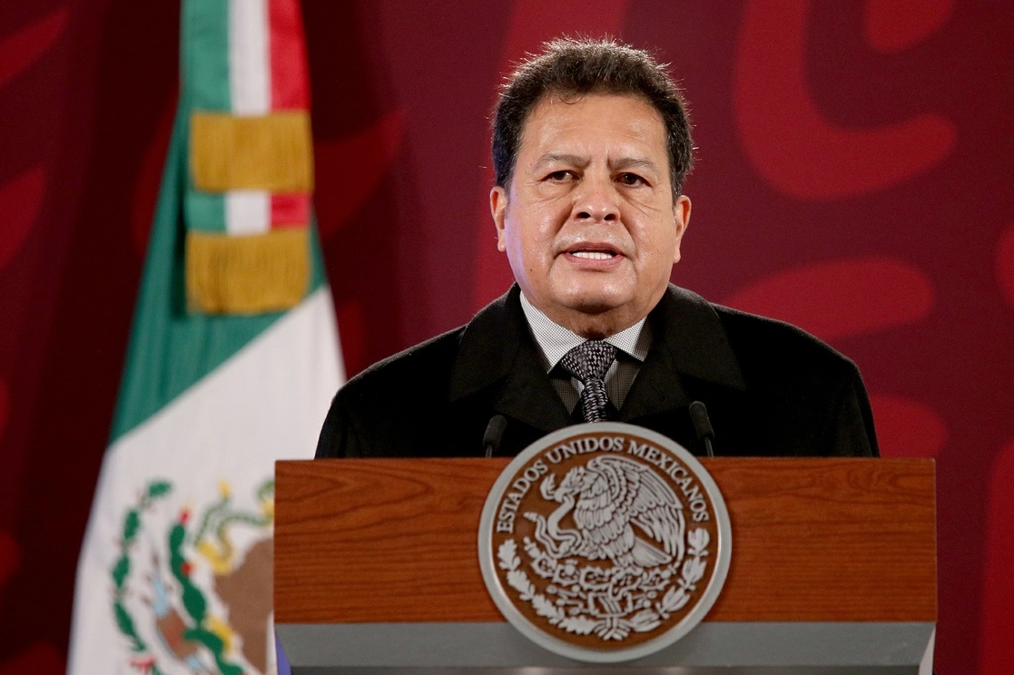  Por estricto orden alfabético, Ricardo Aldana fue el primer candidato a la secretaría general del STPRM que se presentó ayer en la mañanera. Foto María Luisa Severiano