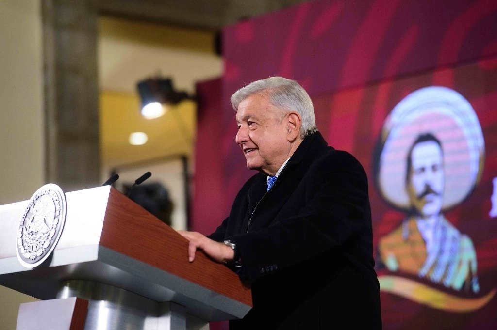 "Me gustaría oír la opinión del ex director del Centro Prodh y actual rector de la Universidad Iberoamericana Puebla", Mario Patrón, dijo el mandatario federal. Foto Presidencia