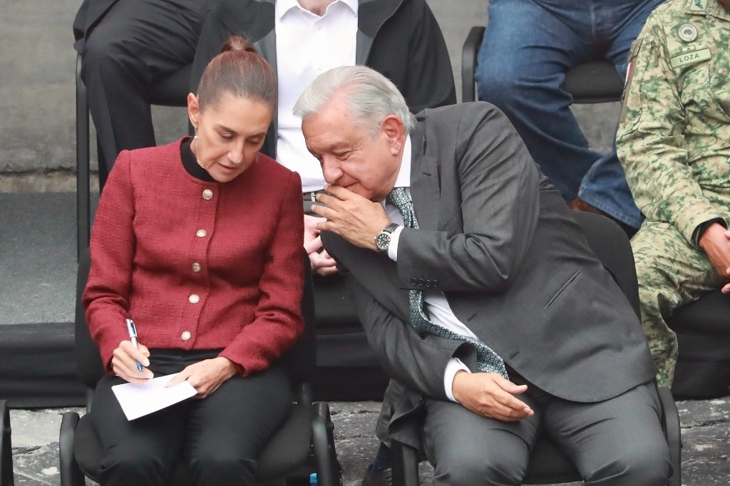 La presidenta electa, Claudia Sheinbaum, y el mandatario Andrés Manuel López Obrador durante la inauguración de la cuarta sección del Bosque de Chapultepec y la línea 3 del Cablebús de la Ciudad de México, el 24 de septiembre de 2024. Foto Luis Castillo
