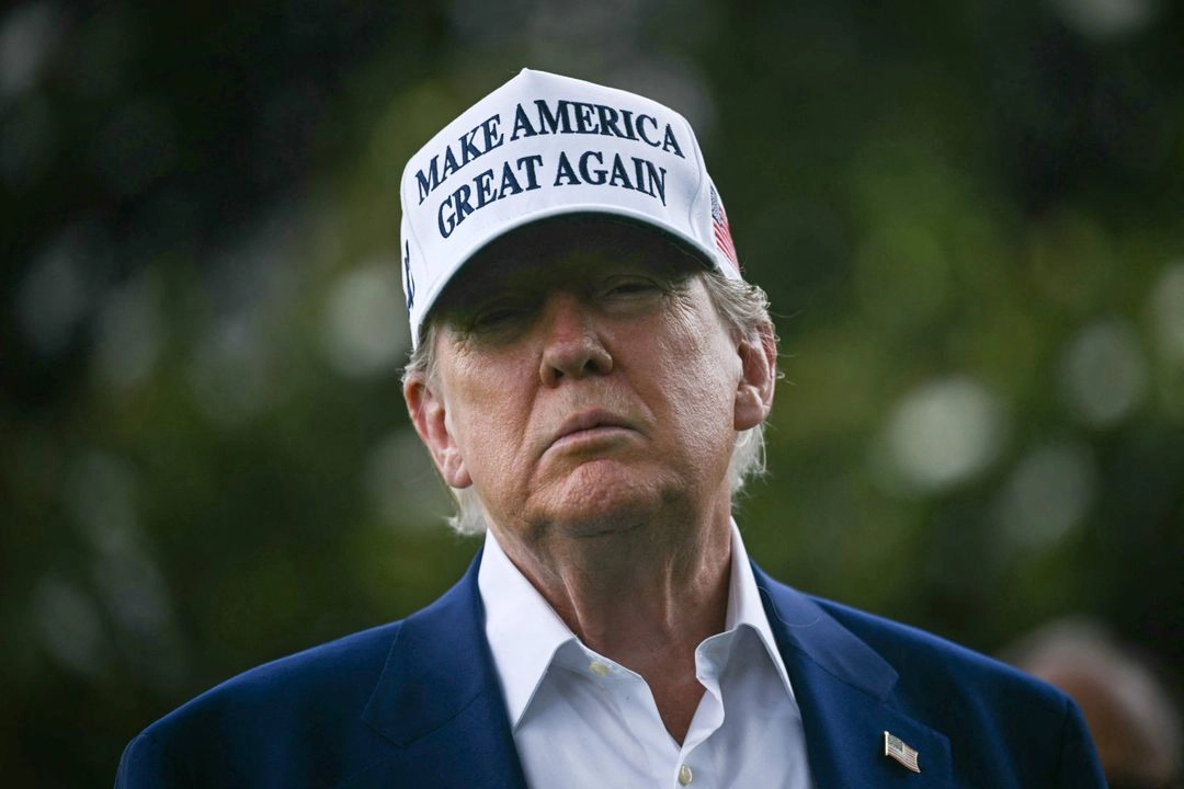 El presidente de Estados Unidos, Donald Trump, habla con la prensa en el Jardín Sur de la Casa Blanca en Washington, D.C., el 18 de junio de 2025. Foto 