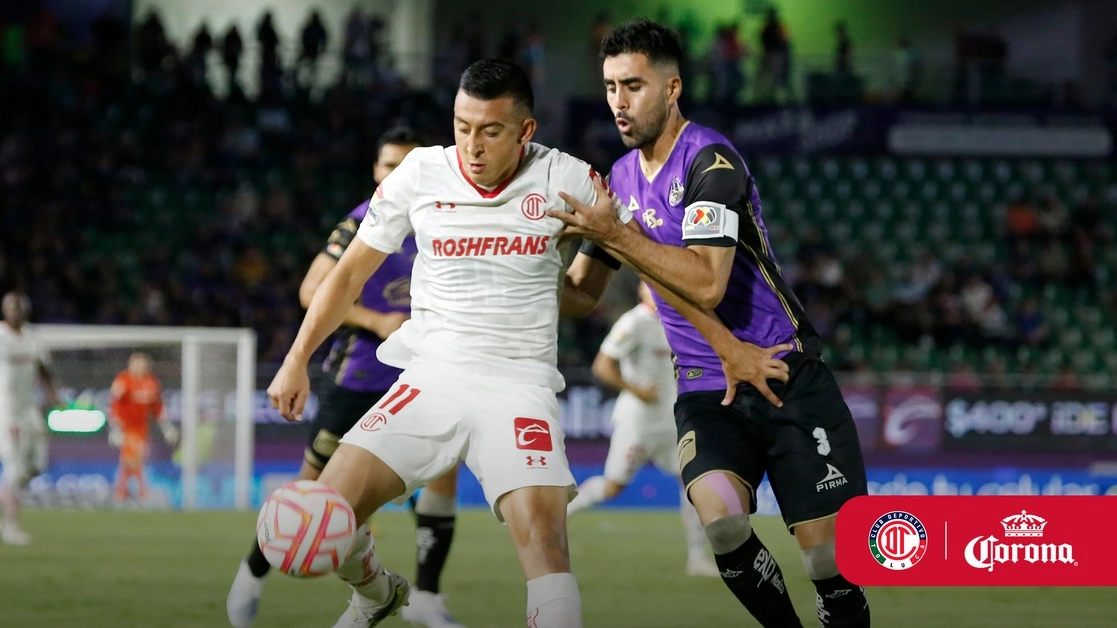 Una de las jugadas del encuentro. Foto Corona Mx