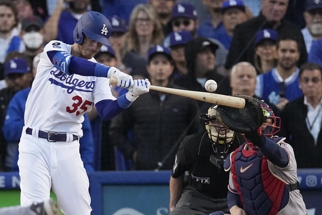Con jonrones de Corey Seager y Cody Bellinger, los Dodgers de Los Ángeles ganaron 6-5 a los Braves de Atlanta. Foto Afp
