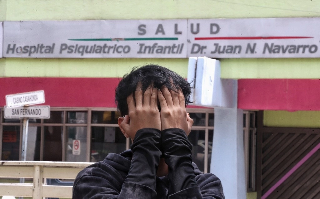 Imagen fuera del Hospital Siquiátrico Infantil Juan N. Navarro. Foto Marco Peláez