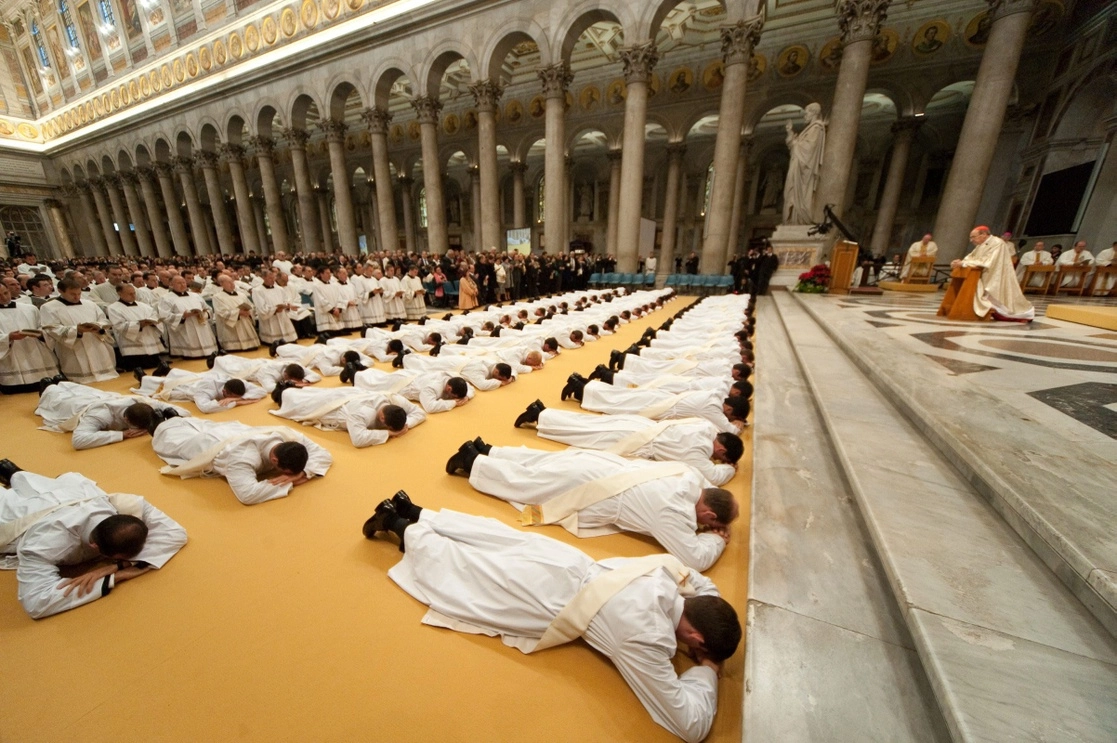 De acuerdo con la revelación periodística, la red fraudulenta fue formada entre 2010 y 2011. La imagen, durante una celebración de los Legionarios de Cristo en Ciudad del Vaticano. Foto Notimex / Archivo