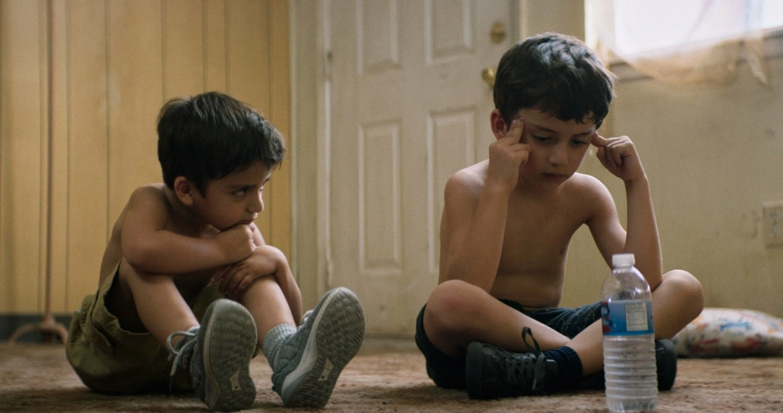 Fotograma de "Los lobos", de Samuel Kishi