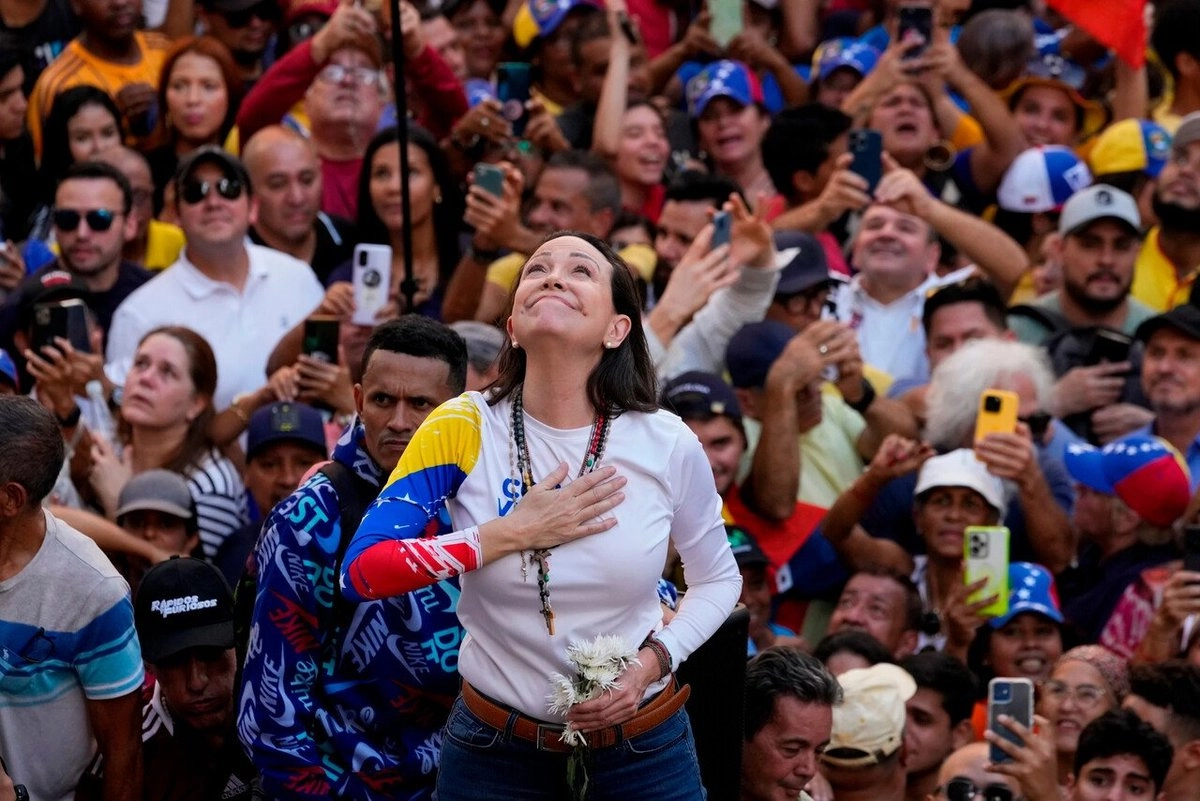 Las cartas están marcadas. María Corina Machado podrá patrocinar la guerra y la invasión a su país con el Nobel de la Paz bajo el brazo. Foto