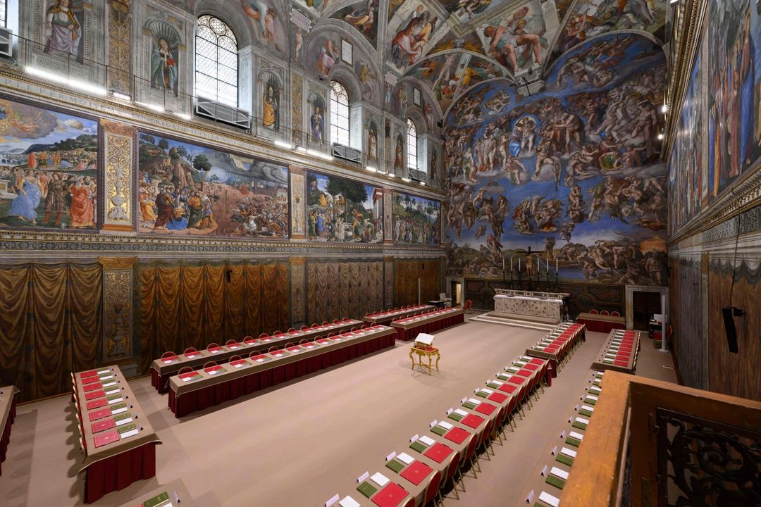Capilla Sixtina del Vaticano previo al inicio del cónclave donde resultó electo León XIV como Papa de la Iglesia católica. Foto