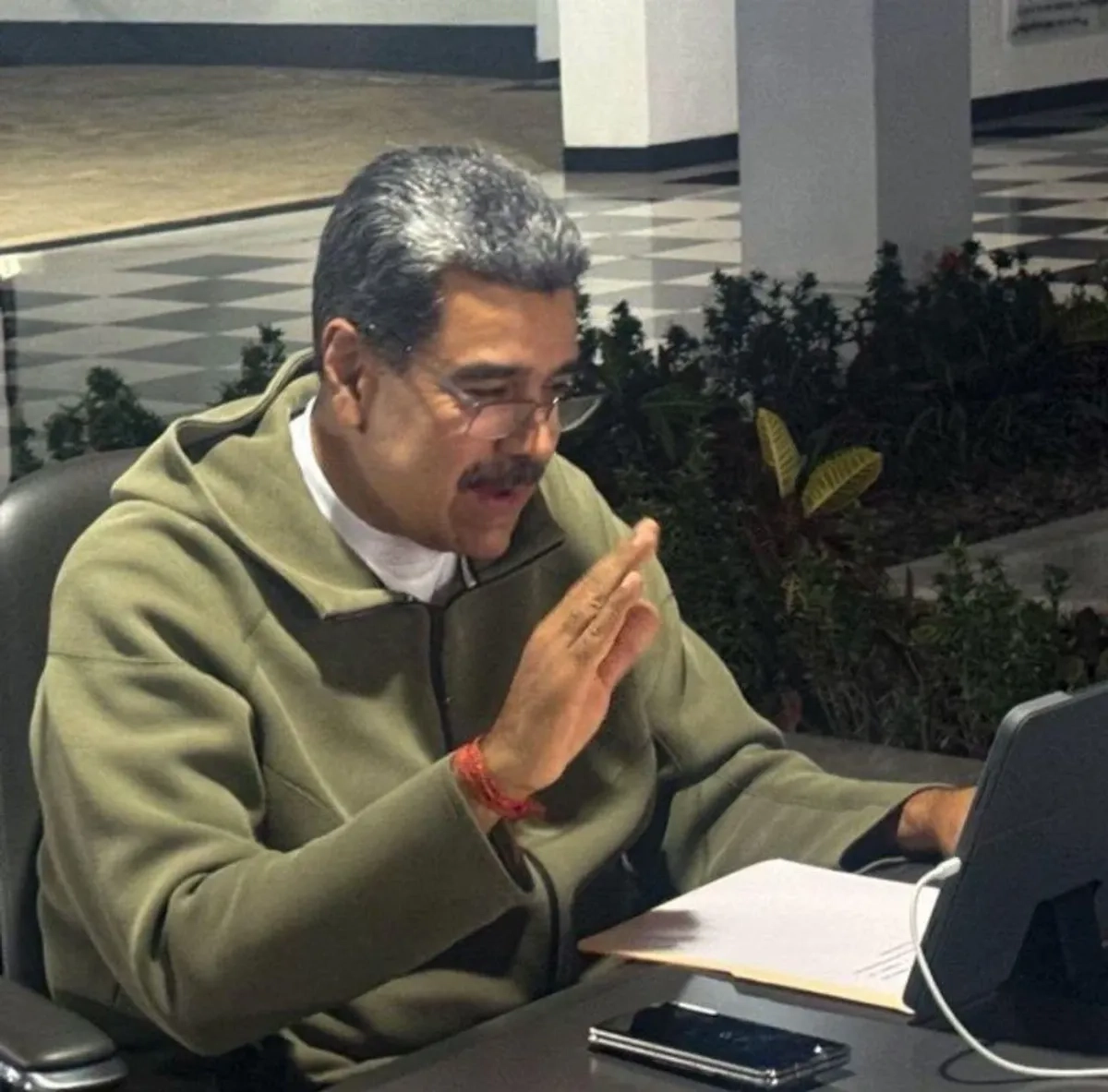 Centenares de delegados de partidos de Cuba, Bolivia, Brasil, Honduras y China, entre otros, aplaudieron el discurso del sucesor de Hugo Chávez Frías. Foto 